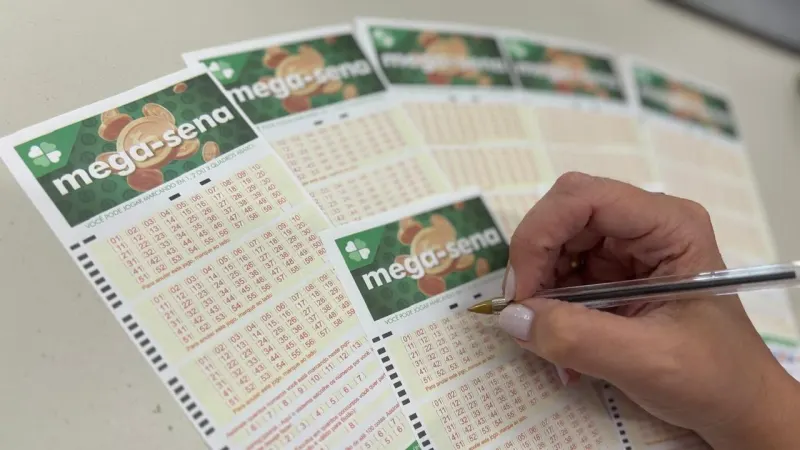 Cinco apostas do Paraná acertam a quina da Mega-Sena e prêmio principal acumula em R$ 102 milhões; veja cidades