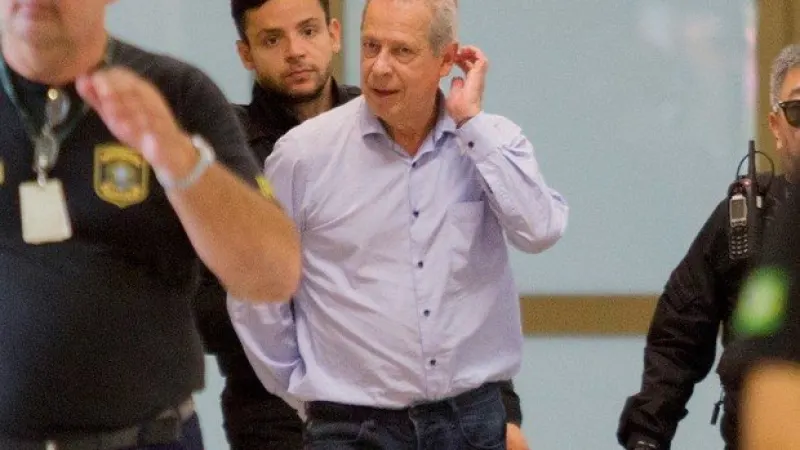 Janot sugere perdão da pena de José Dirceu no mensalão do PT